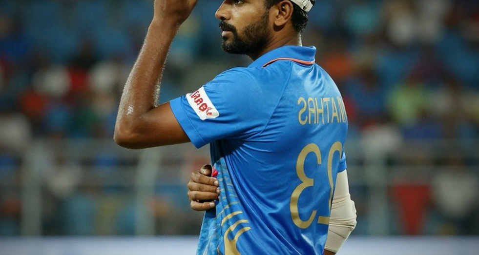 মুল্লানপুরের ডেথ-ওভার ধাঁধা: সিরিজ জিতে যে খামতিগুলো গিল নিজেই লিখে নিলেন CWC27-এর খাতায় মুল্লানপুরের ডেথ-ওভার ধাঁধা: সিরিজ জিতে যে খামতিগুলো গিল নিজেই লিখে নিলেন CWC27-এর খাতায়