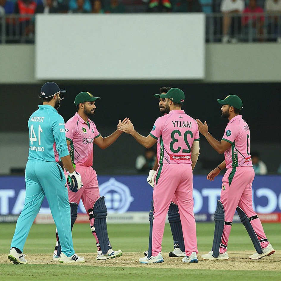 মাঝের ওভারের আয়না: বাংলাদেশের স্পিন-চোক কেন নিজের ব্যাটিংকেই বন্দি করছে